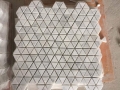 Треугольник формы белого каррарского мрамора мозаика